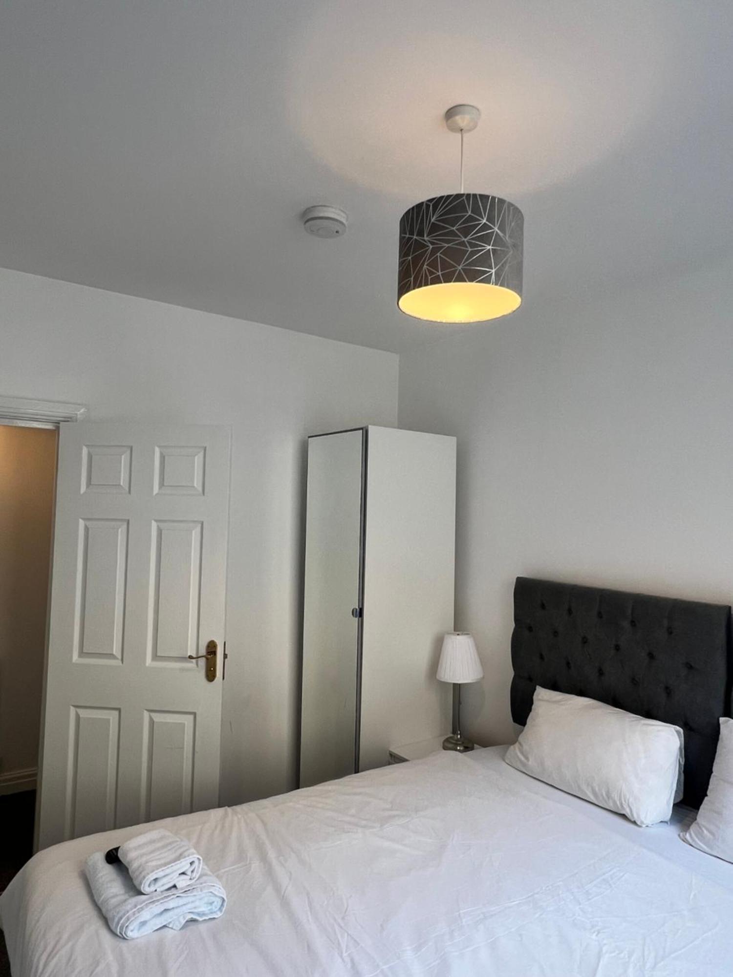 Granada Apartments Queen'S Promenade Blackpool Exterior photo