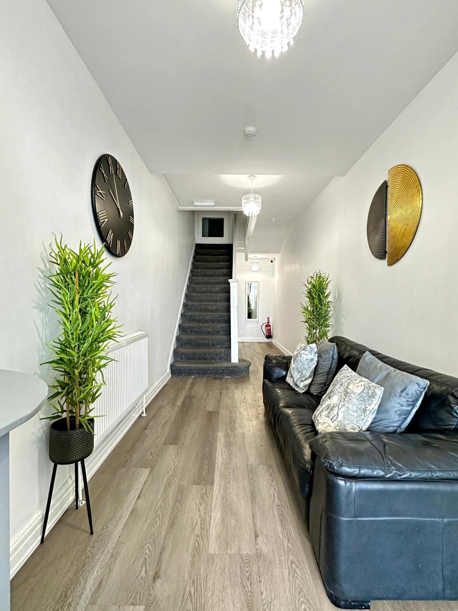 Granada Apartments Queen'S Promenade Blackpool Exterior photo